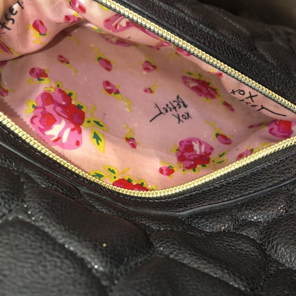 BETSEY JOHNSON Quilted Black Heart Backpack Floral Lining & NEW Pom Pom Heart - Picture 13 of 15